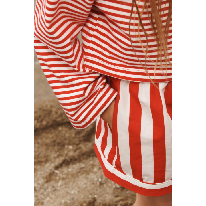 Футболка limited edition в полоску с карманом