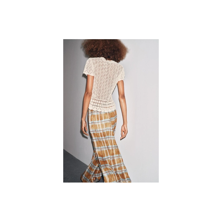 ТОП ИЗ АЖУРНОГО ТРИКОТАЖА С КОРОТКИМИ РУКАВАМИ