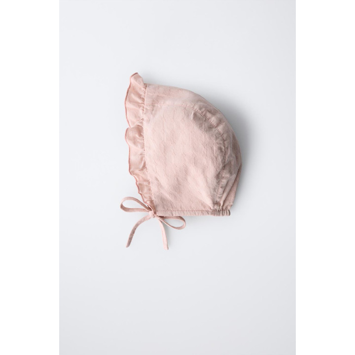 ЧЕПЧИК С ВЫШИВКОЙ И ОБОРОЧКАМИ