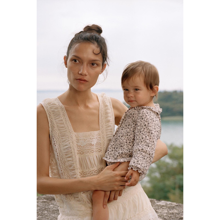 РУБАШКА С ЦВЕТОЧНЫМ ПРИНТОМ