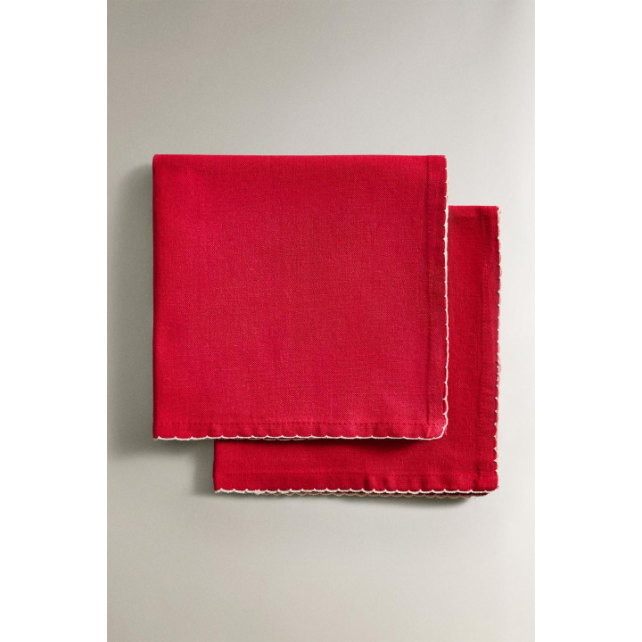 Набор салфеток с объемным краем (набор из 2)