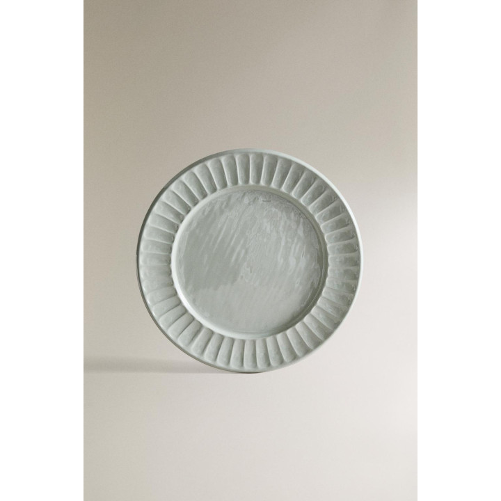 Круглая металлическая поднос