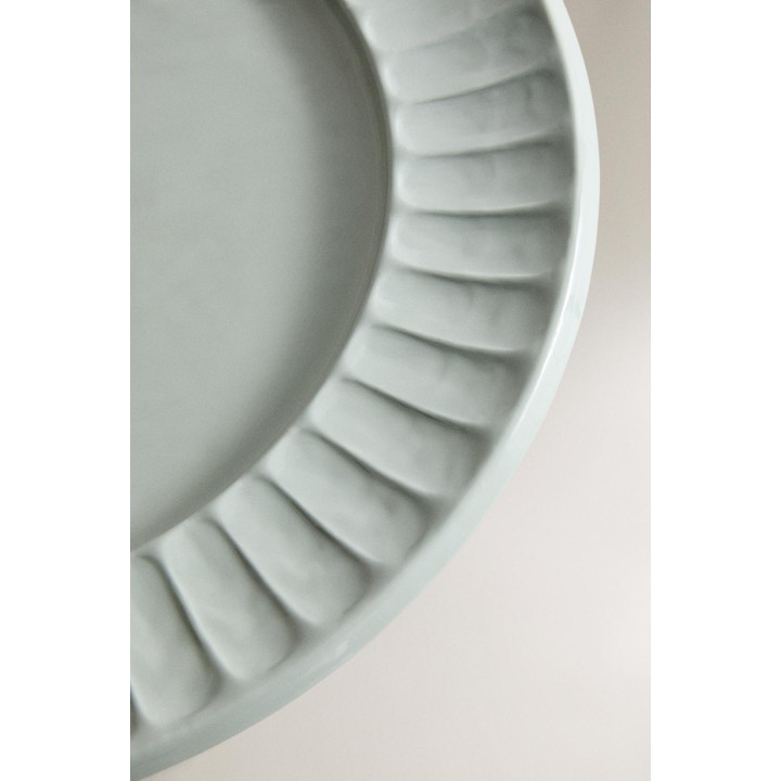 Круглая металлическая поднос