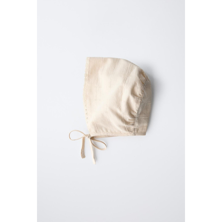 ЧЕПЧИК С КРУЖЕВНОЙ ВЫШИВКОЙ