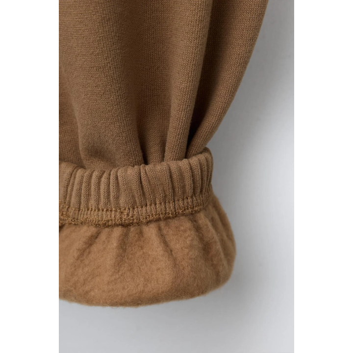 Брюки с линейкой и шарами