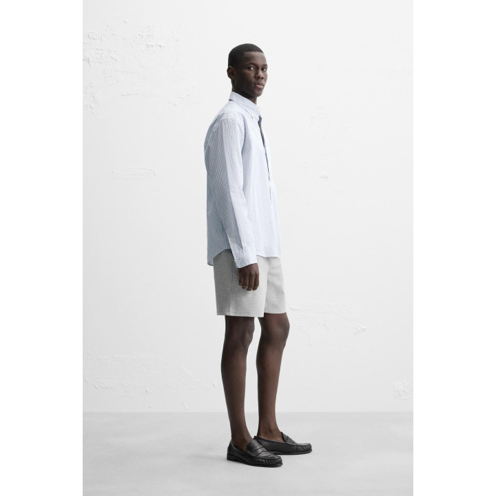 ШОРТЫ КОМФОРТНОЙ ПОСАДКИ ИЗ РЕЛЬЕФНОЙ ТКАНИ