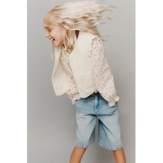 Жилет с объемной структурой оборок