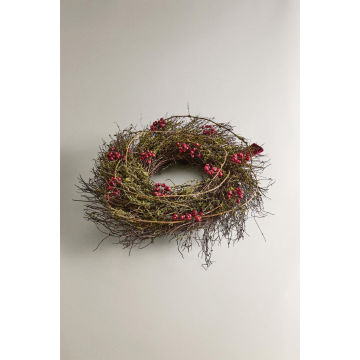 Рождественский венок с декоративными сушеными листьями и цветами