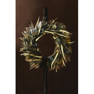 Рождественский венок украшение с листьями и ягодами