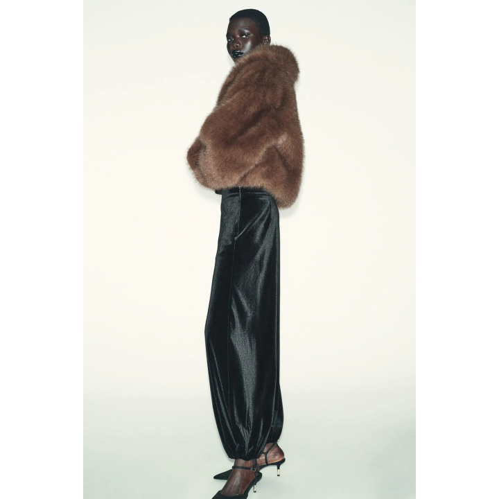 Короткий пальто из искусственного меха