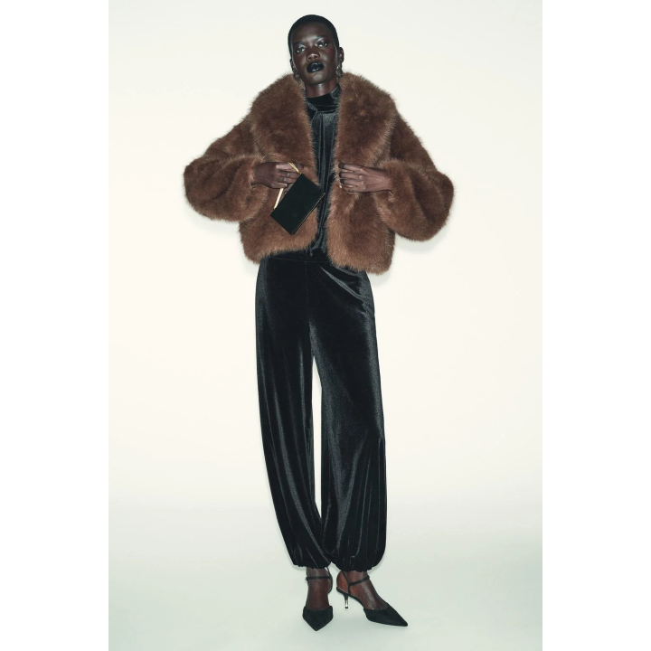 Короткий пальто из искусственного меха