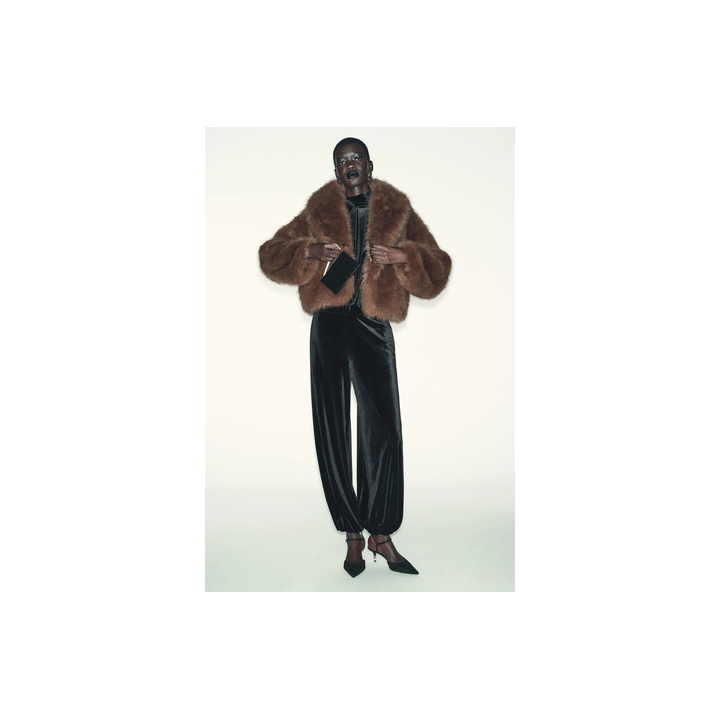 Короткий пальто из искусственного меха