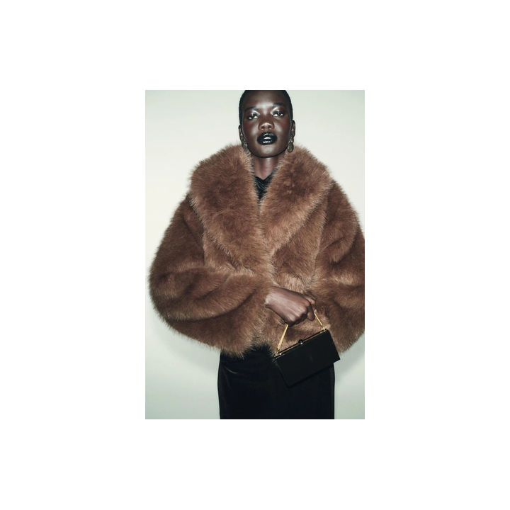 Короткий пальто из искусственного меха