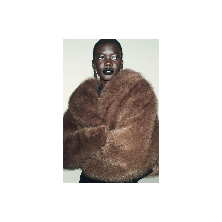 Короткий пальто из искусственного меха