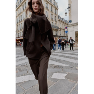 КОРОТКОЕ ПАЛЬТО ИЗ СМЕСОВОЙ ШЕРСТИ С ШАРФОМ