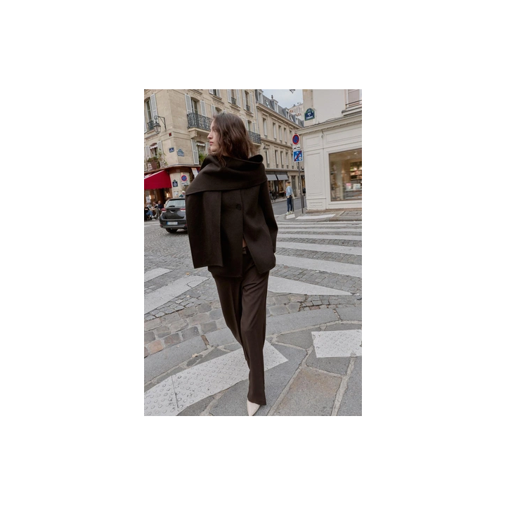 КОРОТКОЕ ПАЛЬТО ИЗ СМЕСОВОЙ ШЕРСТИ С ШАРФОМ