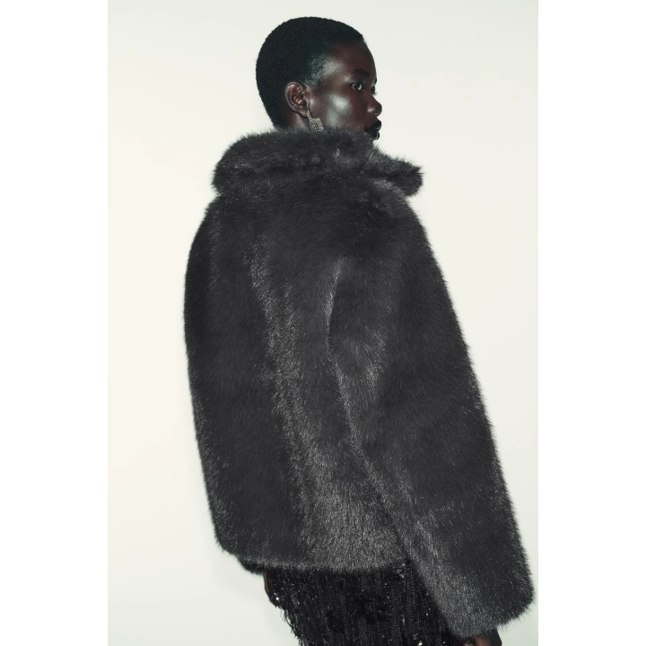 ДВУСТОРОННЕЕ КОРОТКОЕ ПАЛЬТО ИЗ ИСКУССТВЕННОГО МЕХА