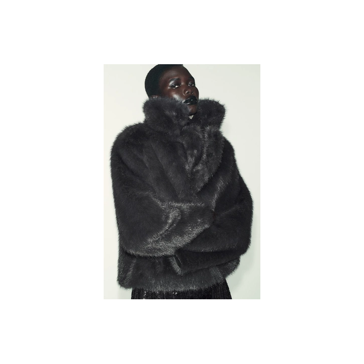 ДВУСТОРОННЕЕ КОРОТКОЕ ПАЛЬТО ИЗ ИСКУССТВЕННОГО МЕХА