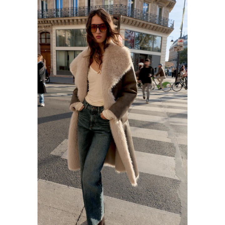 ДВУСТОРОННЕЕ ПАЛЬТО ИЗ ИСКУССТВЕННОГО МЕХА