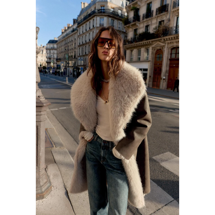 ДВУСТОРОННЕЕ ПАЛЬТО ИЗ ИСКУССТВЕННОГО МЕХА