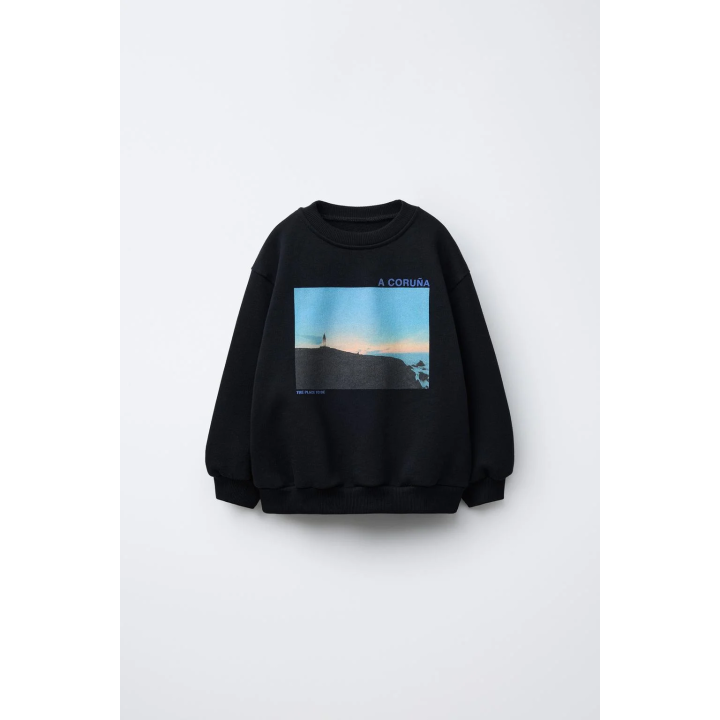 ТОЛСТОВКА С ПРИНТОМ «ГОРОД ЛА-КОРУНЬЯ»