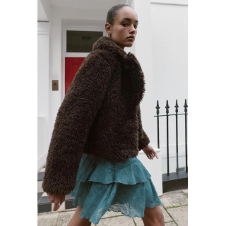 КОРОТКОЕ ПАЛЬТО ИЗ ИСКУССТВЕННОЙ ОВЧИНЫ