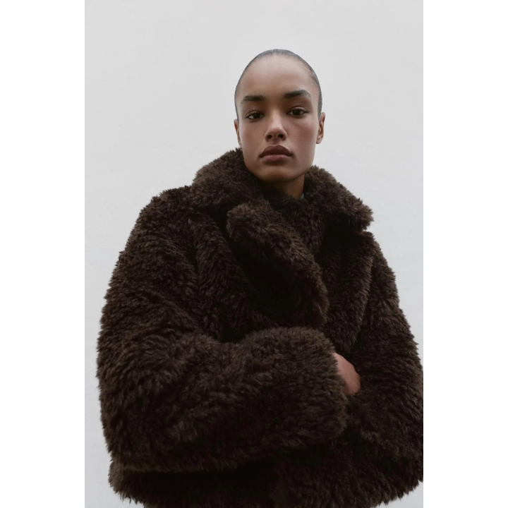 КОРОТКОЕ ПАЛЬТО ИЗ ИСКУССТВЕННОЙ ОВЧИНЫ