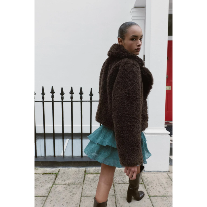 КОРОТКОЕ ПАЛЬТО ИЗ ИСКУССТВЕННОЙ ОВЧИНЫ