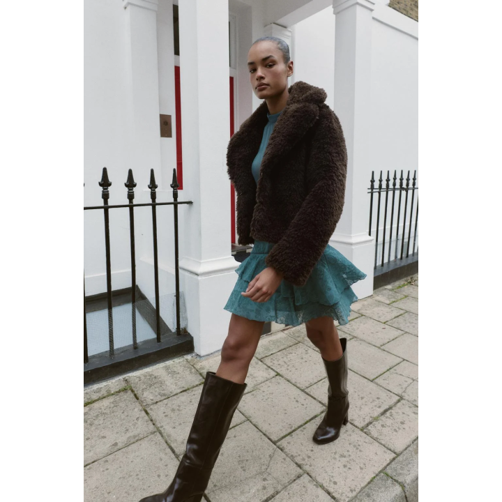 КОРОТКОЕ ПАЛЬТО ИЗ ИСКУССТВЕННОЙ ОВЧИНЫ