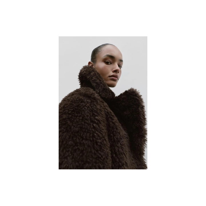 КОРОТКОЕ ПАЛЬТО ИЗ ИСКУССТВЕННОЙ ОВЧИНЫ