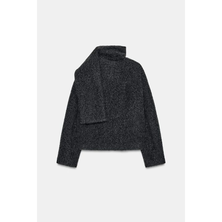 КОРОТКОЕ БУКЛИРОВАННОЕ ПАЛЬТО С ШАРФОМ