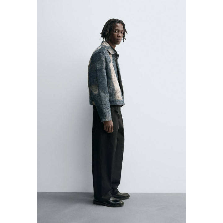 ЖАККАРДОВАЯ КУРТКА С АБСТРАКТНЫМ РИСУНКОМ