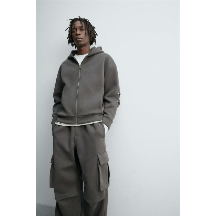 ТОЛСТОВКА ИЗ НЕОПРЕНА С КАПЮШОНОМ И СКЛАДКАМИ