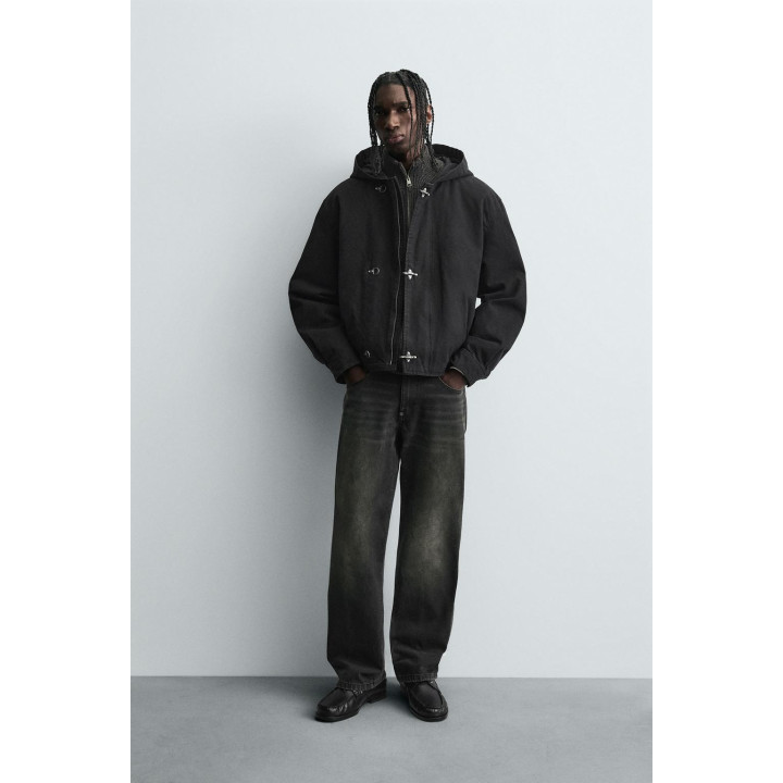 КУРТКА С КАПЮШОНОМ И КЛЕВАНТАМИ