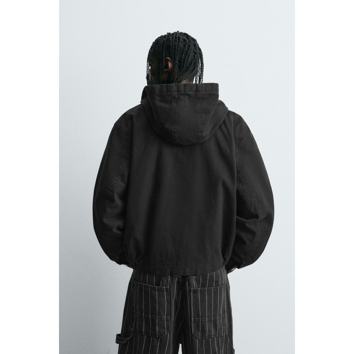 КУРТКА С КАПЮШОНОМ И КЛЕВАНТАМИ