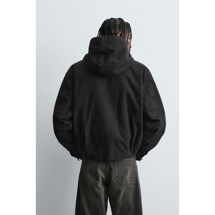 КУРТКА С КАПЮШОНОМ И КЛЕВАНТАМИ