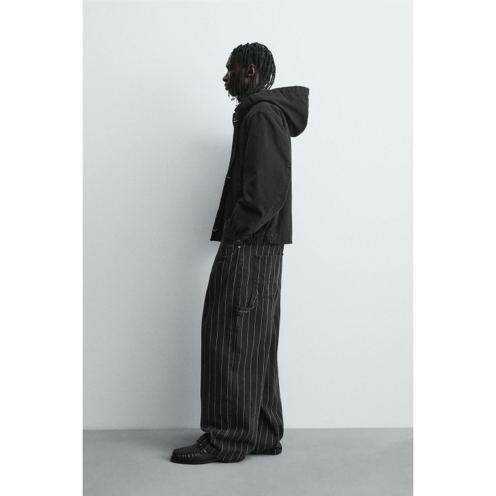 КУРТКА С КАПЮШОНОМ И КЛЕВАНТАМИ