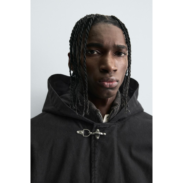 КУРТКА С КАПЮШОНОМ И КЛЕВАНТАМИ