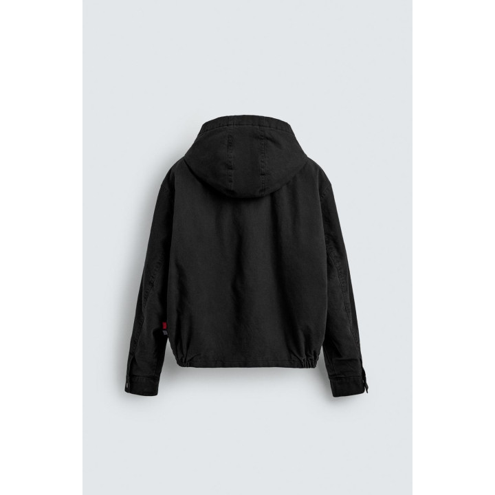 КУРТКА С КАПЮШОНОМ И КЛЕВАНТАМИ