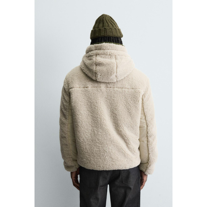 КОМБИНИРОВАННАЯ КУРТКА С ЭФФЕКТОМ ИСКУССТВЕННОЙ ОВЧИНЫ