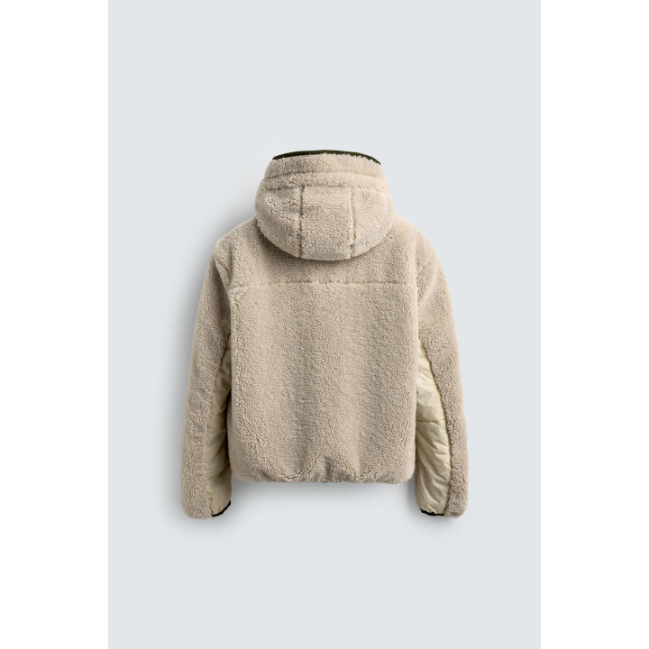 КОМБИНИРОВАННАЯ КУРТКА С ЭФФЕКТОМ ИСКУССТВЕННОЙ ОВЧИНЫ