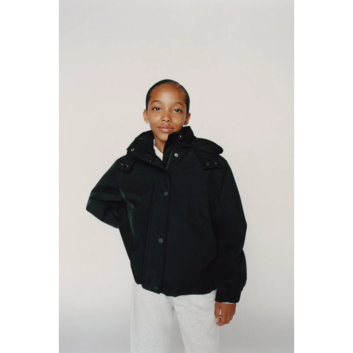 Парка с молнией и капюшоном