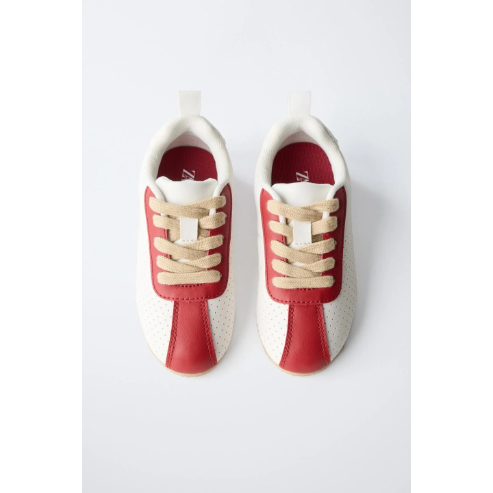 МОДНЫЕ СПОРТИВНЫЕ КРОССОВКИ