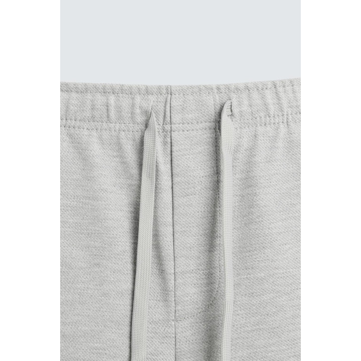 ШОРТЫ КОМФОРТНОЙ ПОСАДКИ ИЗ РЕЛЬЕФНОЙ ТКАНИ