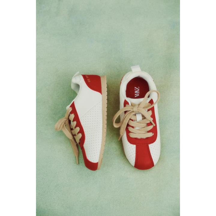 МОДНЫЕ СПОРТИВНЫЕ КРОССОВКИ