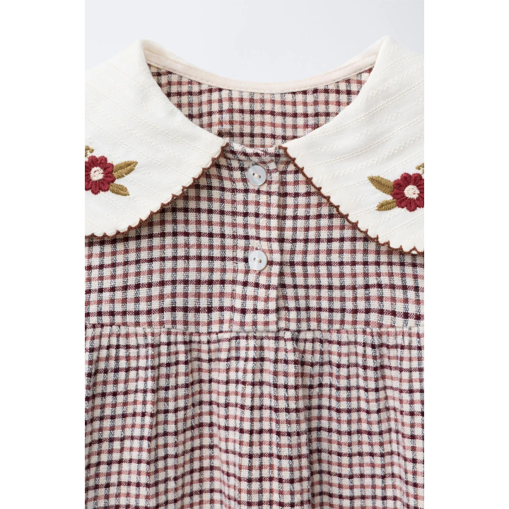 ПЛАТЬЕ В КЛЕТКУ С ВЫШИТЫМ ВОРОТНИКОМ