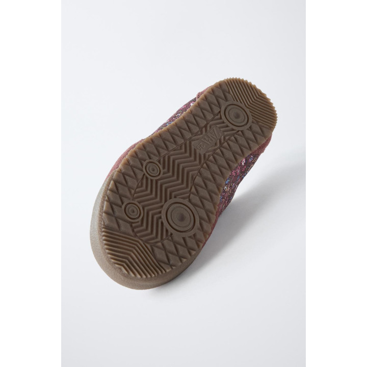 КРОССОВКИ С ЦВЕТОЧНЫМ ПРИНТОМ