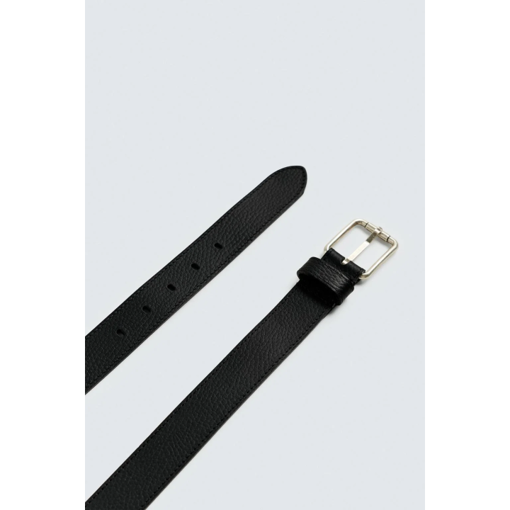 КОЖАНЫЙ РЕМЕНЬ С ДЕКОРАТИВНОЙ СТРОЧКОЙ