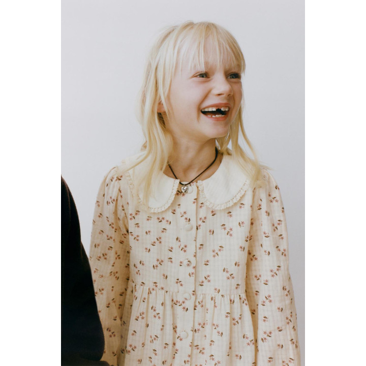 ПЛАТЬЕ С ЦВЕТОЧНЫМ ПРИНТОМ И КОНТРАСТНЫМ ВОРОТНИКОМ