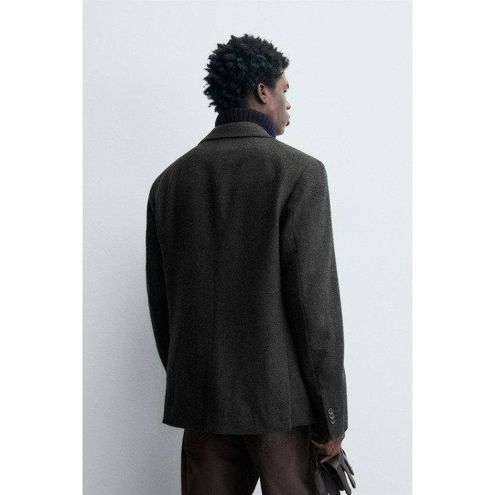 БЛЕЙЗЕР ИЗ РЕЛЬЕФНОЙ ТКАНИ В ЕЛОЧКУ